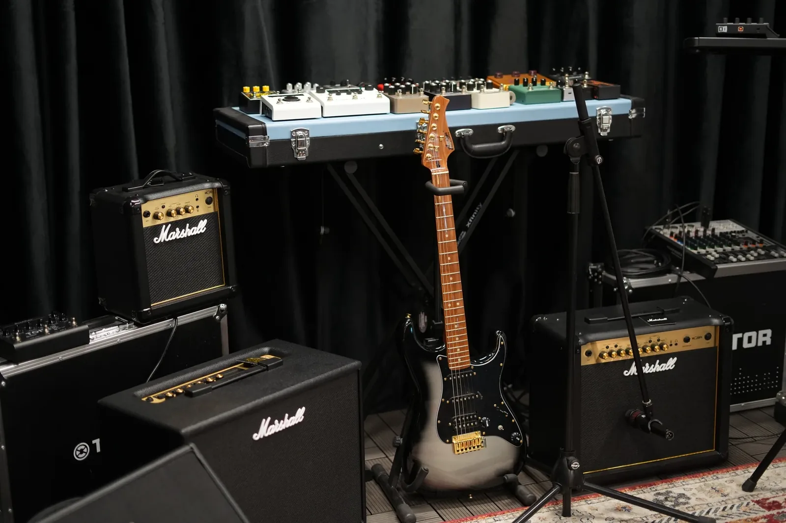 Performance mini stage