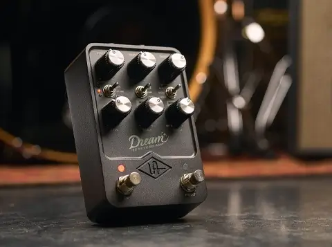 UA Apollo x4